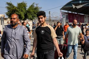 Des étrangers et des blessés ont pu quitter le sud de Gaza par le poste-frontière de Rafah, le mercredi 1er novembre.