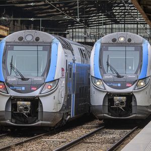 La SNCF a pris cette décision « pour éviter d'engager des trains au milieu des perturbations au risque de les voir être bloqués avec des voyageurs à bord ».