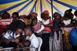 Les résultats du premier vaccin contre le paludisme montrent qu'il réduit les décès d'enfants en bas âge de 13 %.