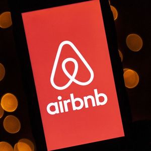 Selon Airbnb, des « discussions actives avec les autorités fiscales italiennes » ont été engagées « depuis juin 2023 pour régler cette affaire ».