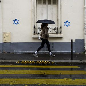 Gérard Larcher et Yaël Braun-Pivet dénoncent la multiplication des actes antisémites en France.