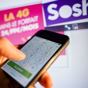 Dans les télécoms, les marques low cost comme Sosh (photo) sont apparues en 2011 pour contrer l'arrivée de Free sur le mobile.