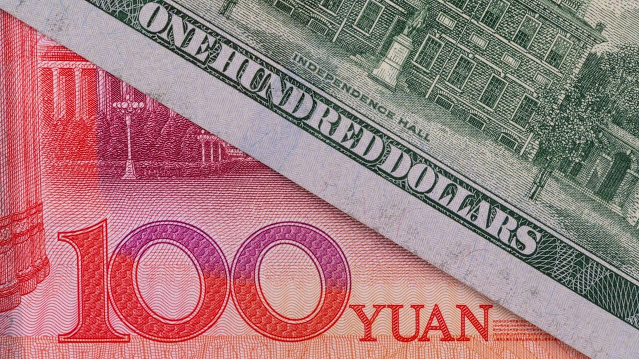 « Aussi bien dans les réserves de change que sur les marchés financiers internationaux, le renminbi (RMB) est très loin de menacer le dollar. »