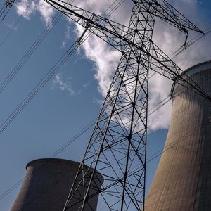 Un compromis se dessine entre l'énergéticien et les pouvoirs publics sur l'évolution des prix de l'électricité nucléaire.