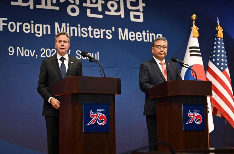 Le secrétaire d'Etat américain Antony Blinken et le ministre sud-coréen des Affaires étrangères Park Jin lors d'une conférence de presse à Séoul, ce 9 novembre 2023.