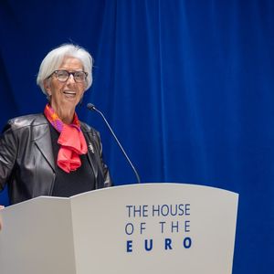 Christine Lagarde, à la tête de la BCE depuis 2019, a salué jeudi soir la solidité de la monnaie unique.