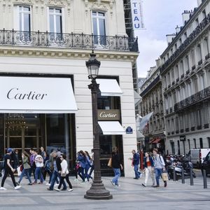 Magasin Cartier sur l'avenue des Champs Elysées à Paris.