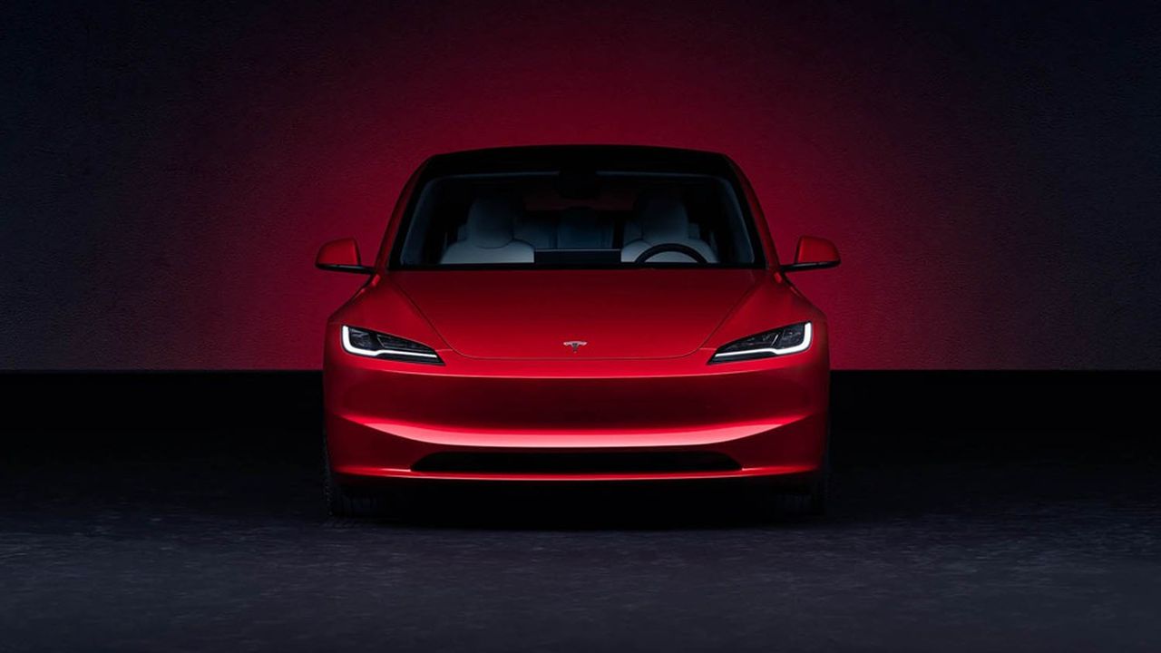 La Tesla Model 3, version restylée.