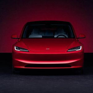 La Tesla Model 3, version restylée.