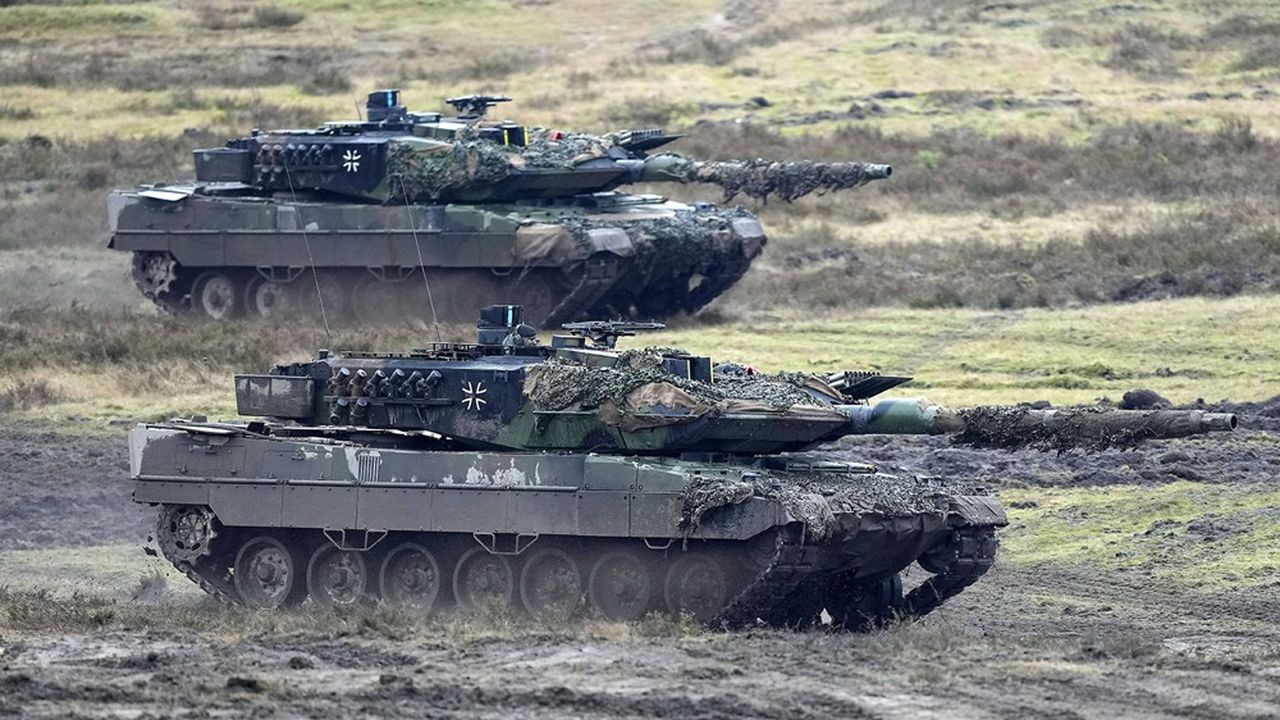 Fin mars, l'Allemagne a envoyé 18 chars Leopard 2 en Ukraine. Ce char d'assaut est considéré comme l'un des meilleurs du monde.