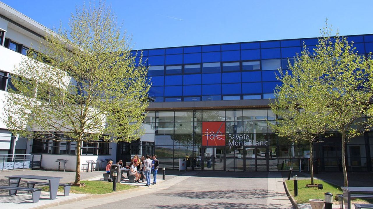 L'université Savoie-Mont-Blanc a bénéficié d'un soutien très appuyé des départements de Savoie et de Haute-Savoie.