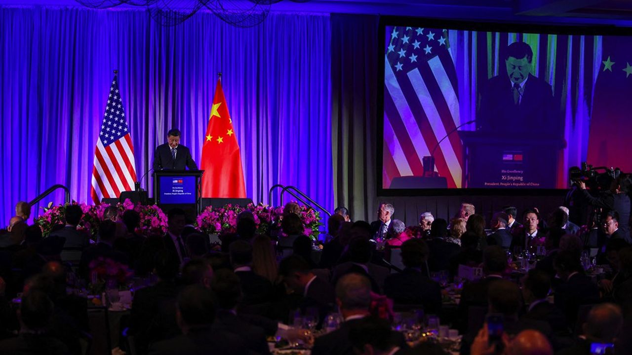 Le président chinois, Xi Jinping, parle lors d'un meeting organisé en marge de l'Apec avec les communautés d'affaires à San Francisco.