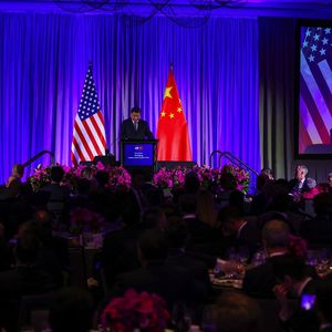 Le président chinois, Xi Jinping, parle lors d'un meeting organisé en marge de l'Apec avec les communautés d'affaires à San Francisco.