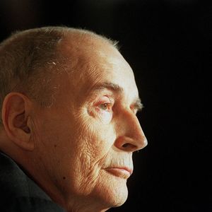 Le PS tente de faire revenir l'ombre tutélaire de François Mitterrand.