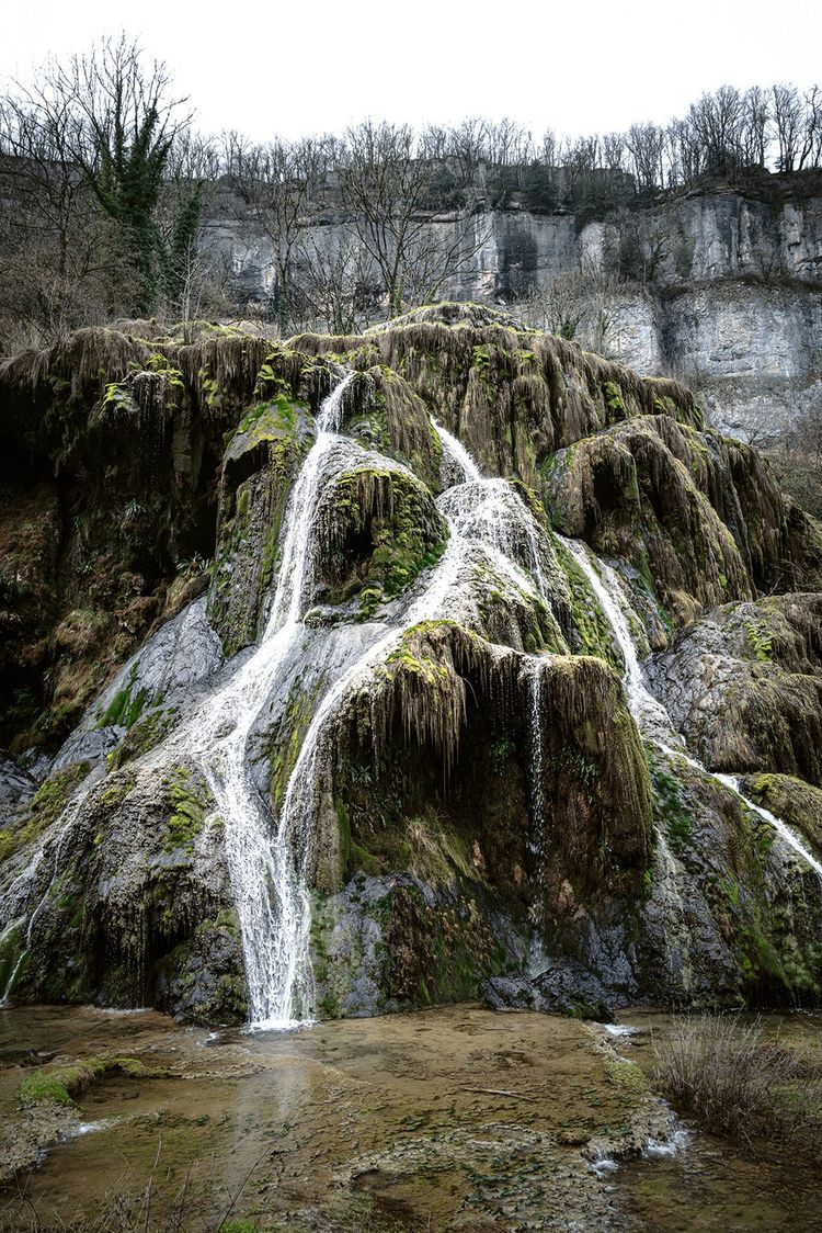 Cascade de Baume-les-Messieurs, photo du livre « In Situ, recettes signatures d'un cuisinier du massif jurassien », de Matthias Marc.