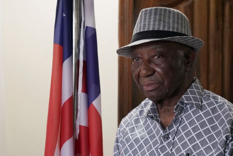 Joseph Boakai a remporté l'élection présidentielle du Libéria avec 50,64 % des voix, contre 49,36 % de voix pour George Weah.