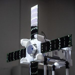 La start-up U-Space construit une usine de nano et microsatellites de 4 à 100 kg avec l'objectif d'en fabriquer un par jour en 2026.