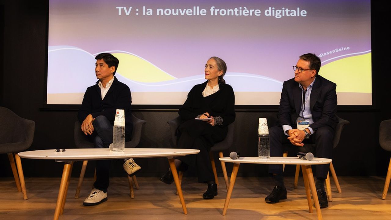 De gauche à droite, Guillaume Charles, membre du directoire de M6, Delphine Ernotte, présidente de France Télévisions, et Rodolphe Belmer, PDG de TF1.