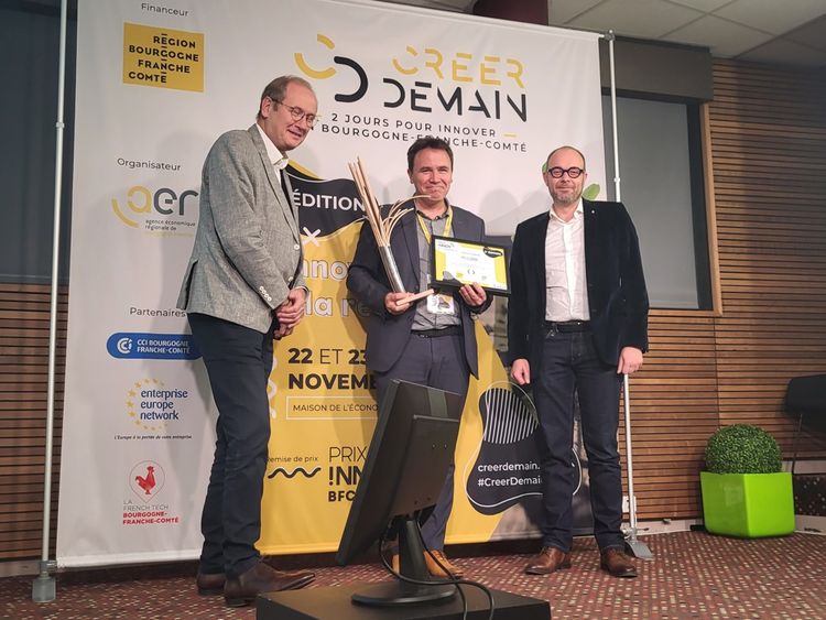 Jean-Patrick Corso, President of Clhynn﻿, received the “Innov'BFC” award.  Doubs, a startup that made the mistake of reaching for a pile of combustible and green materials, has won the prize for the first promotion of “French Tech BFC20”.