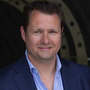 Dirk Ahlborn, cet entrepreneur américain à la tête d’Hyperloop, dirige 450 personnes dont seulement 4 sont salariées.