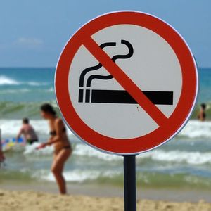 Les interdictions de fumer se sont élargies l'été dernier à de nouvelles plages, à Bandol, Cagnes-sur-Mer ou encore Biarritz.