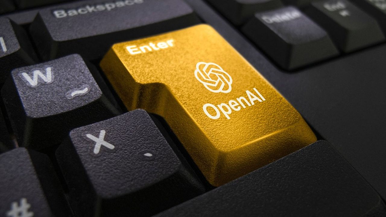 Présenté à son lancement il y a un an comme porteur d'une véritable révolution du travail, le chatbot d'OpenAI a fait son entrée dans les entreprises, mais pas encore de manière massive.