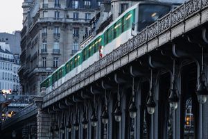 Dans le métro ou le RER, plusieurs lignes ne sont pas au niveau des fréquences commandées par IDFM, malgré des engagements de la direction au début 2023.