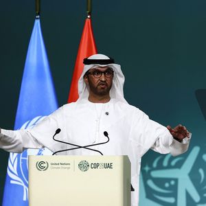 « Nous avons écrit une page d'histoire », s'est félicité le président émirati de la COP28, Sultan Al Jaber, après l'adoption du texte entérinant la création du fonds « pertes et dommages ».