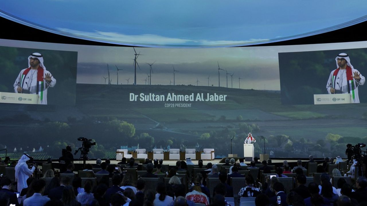 Le président de la COP28, Sultan Al Jaber, lors de son discours aux participants, ce samedi.