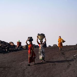 En Inde, le charbon représente 50,7 % de la capacité installée et 73 % du mix énergétique