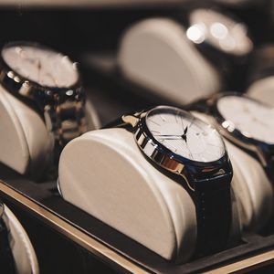 Pour s'offrir une montre de luxe, il faut disposer d'un budget d'au moins 5.000 euros.