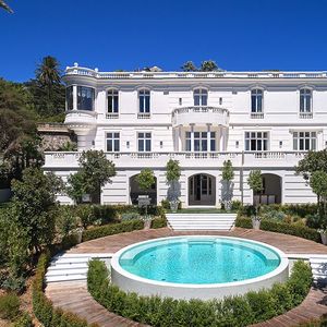 La Villa La Favorite, à Cannes, mise en vente pour 15,9 millions d'euros.