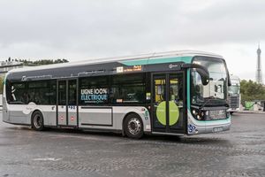 La Commission est tentée d'imposer à partir de 2030, pour les renouvellements de flottes urbaines des collectivités, des bus 100 % électriques.