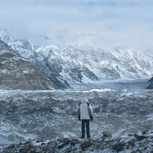 Après des documentaires en Papouasie et sur les glaciers kirghizes, le youtubeur Seb la Frite vient de tourner au Groenland un documentaire avec l'aventurier Mike Horn. 