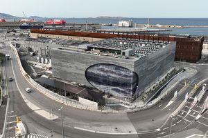 Digital Realty a déjà quatre centres de données à Marseille. Ici, MRS4, achevé fin 2022 au port maritime.
