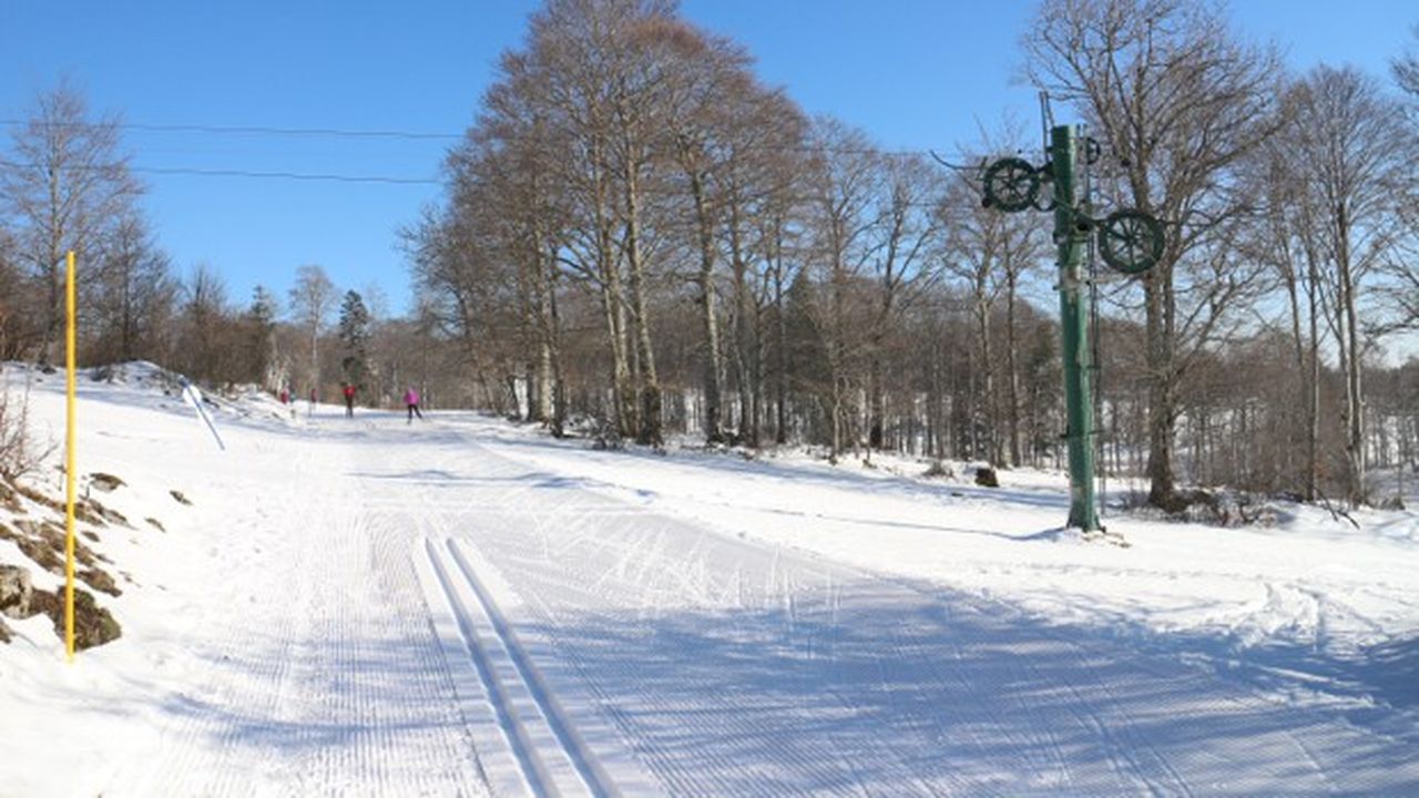 La dernière piste de ski alpin de Pontarlier (Doubs) ne rouvrira pas cet hiver. Mais le site proposera de nouvelles activités de loisirs, promet la communauté de communes.