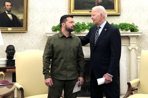 Le président ukrainien, Volodymyr Zelensky, a déjà rencontré deux fois son homologue américain, Joe Biden, à la Maison-Blanche, la dernière fois ici en septembre. La réunion de cette après-midi sera cruciale.