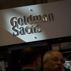 Goldman Sachs était si active dans le trading de pétrole qu'elle fut surnommée la « raffinerie de Wall Street ».