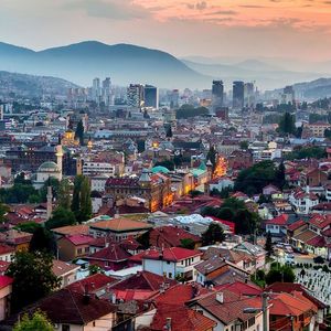 Sarajevo, où a été déclenchée la Première Guerre mondiale, est aujourd'hui la capitale d'une Bosnie multiconfessionnelle en panne.