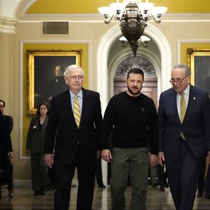 Le président ukrainien Volodymyr Zelensky était de nouveau le 12 décembre à Washington pour convaincre les élus du Congrès américain de voter 61 milliards de dollars d'aide malgré la réticence de nombreux Républicains.