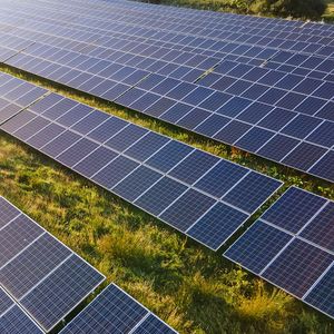 A Vémars (Val-d'Oise), Engie Green, la filiale du groupe énergéticien, a commencé la construction d'une ferme solaire.