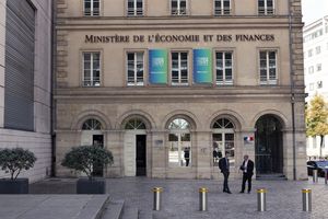 L'économie française se prépare à une reprise poussive en 2024, et le niveau de croissance attendu par le ministère des Finances pour l'an prochain (+1,4 %) paraît déjà hors de portée.
