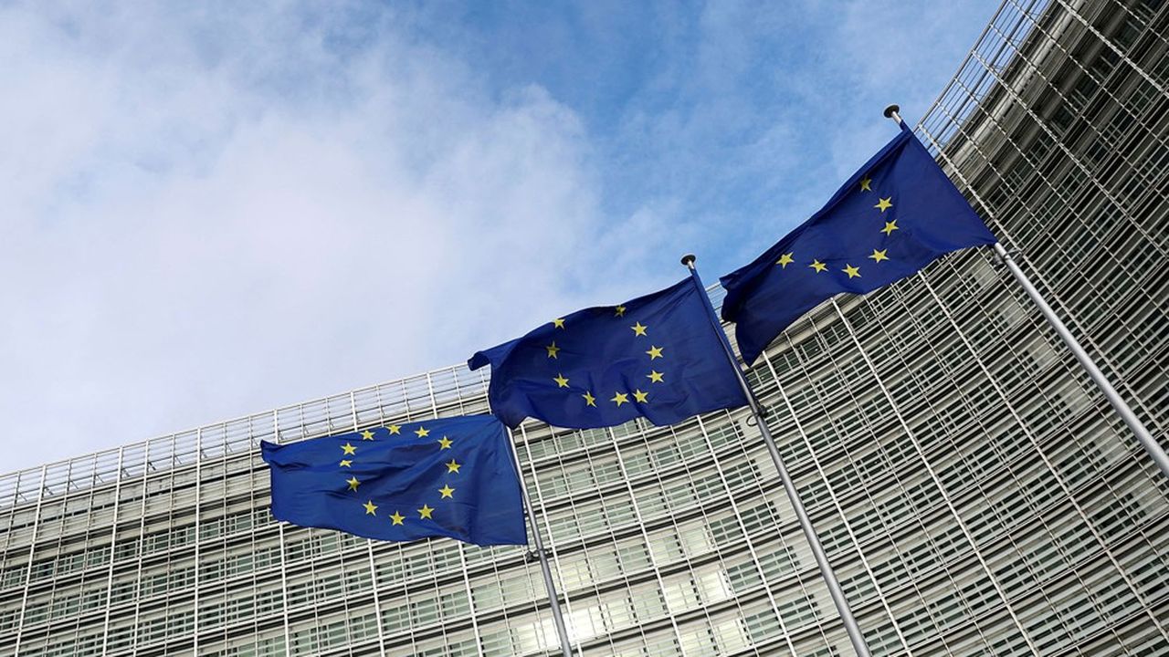 La Commission européenne avait présenté un projet de directive en septembre 2021.