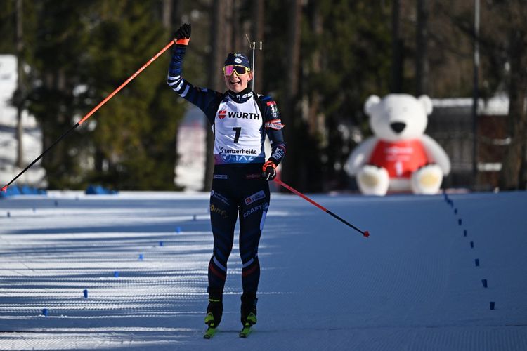 Justine Braisaz-Bouchet réalise le doublé dans la station des Grisons deux jours après avoir remporté le sprint (7,5 km).