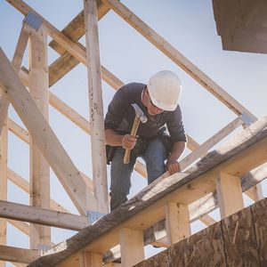 A fin septembre, les autorisations de construction de logements individuels neufs ont reculé de -32,1 % en rythme annuel.