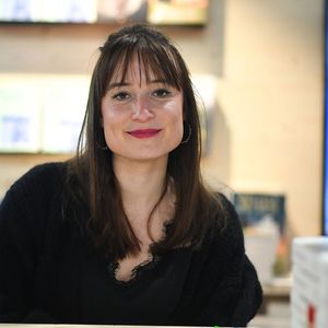 La romancière de 33 ans s'est fait connaître avec son premier roman, « Tout le bleu du ciel », paru en 2019.