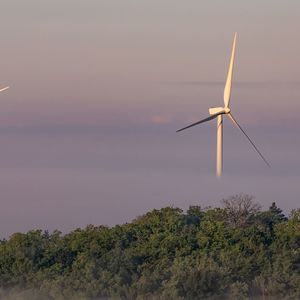 La part de 42,5 % d'énergies renouvelables d'ici à 2030 dans la consommation globale est jugée « peu probable » par l'Agence européenne de l'environnement.