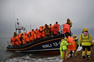 Un bateau de migrants secouru sur la côte sud-est de l'Angleterre, le 9 décembre 2022.