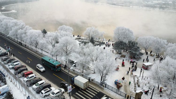 La ville de Jilin, dans le nord-est de la Chine, sous la neige le 19 décembre 2023.
