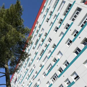 Neuf villes de Seine-Saint-Denis sur 40 sont toujours considérées comme « carencées » ou « déficitaires » en matière de logements sociaux, toutes à l'Est du territoire